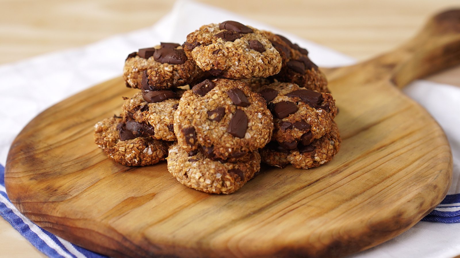 Cookies de aveia com gotas de chocolate